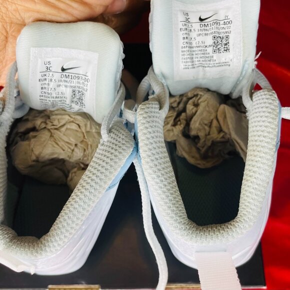 Infant Nike Lil' Posite Ones - Picture 6 of 7